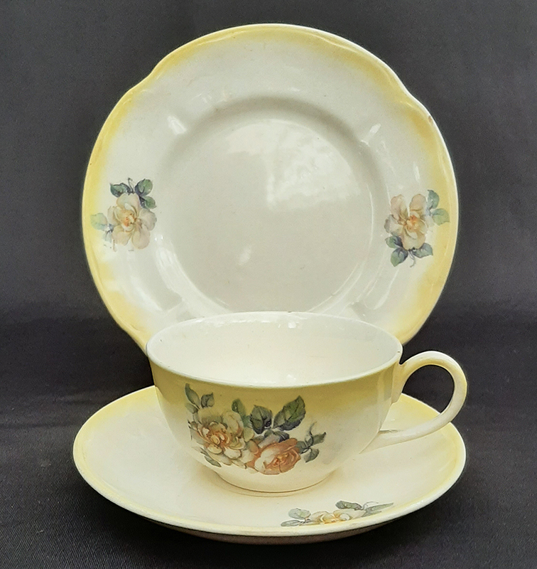 Jogo De Chá Antigo Porcelana Polonesa Tielsch (5 Trios Chá). - R