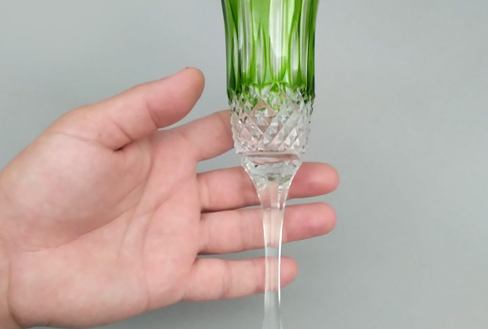 CR 155 – Taça flute para espumante em cristal Strauss verde ricamente lapidado