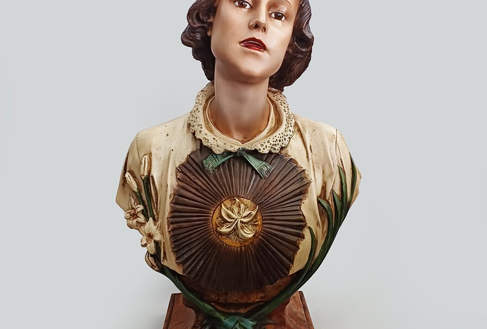 ES 07 – Imagem, escultura ou busto grande de São Tarcísio antigo padroeiro dos coroinhas com olhos de vidro