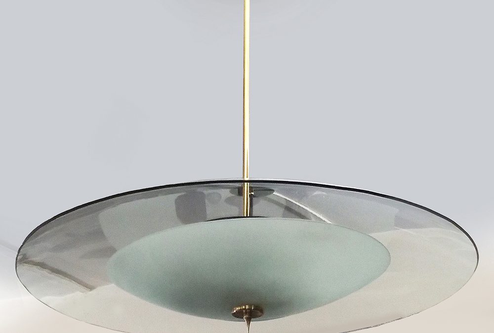 LU 07 – Lustre grande e antigo anos 50/60 estilo disco voador em vidro e bronze