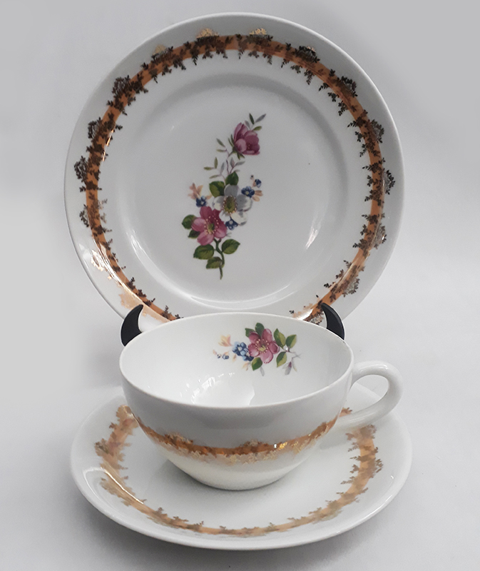 Xícara De Chá Em Porcelana Antiga - Porcelana Schmidt
