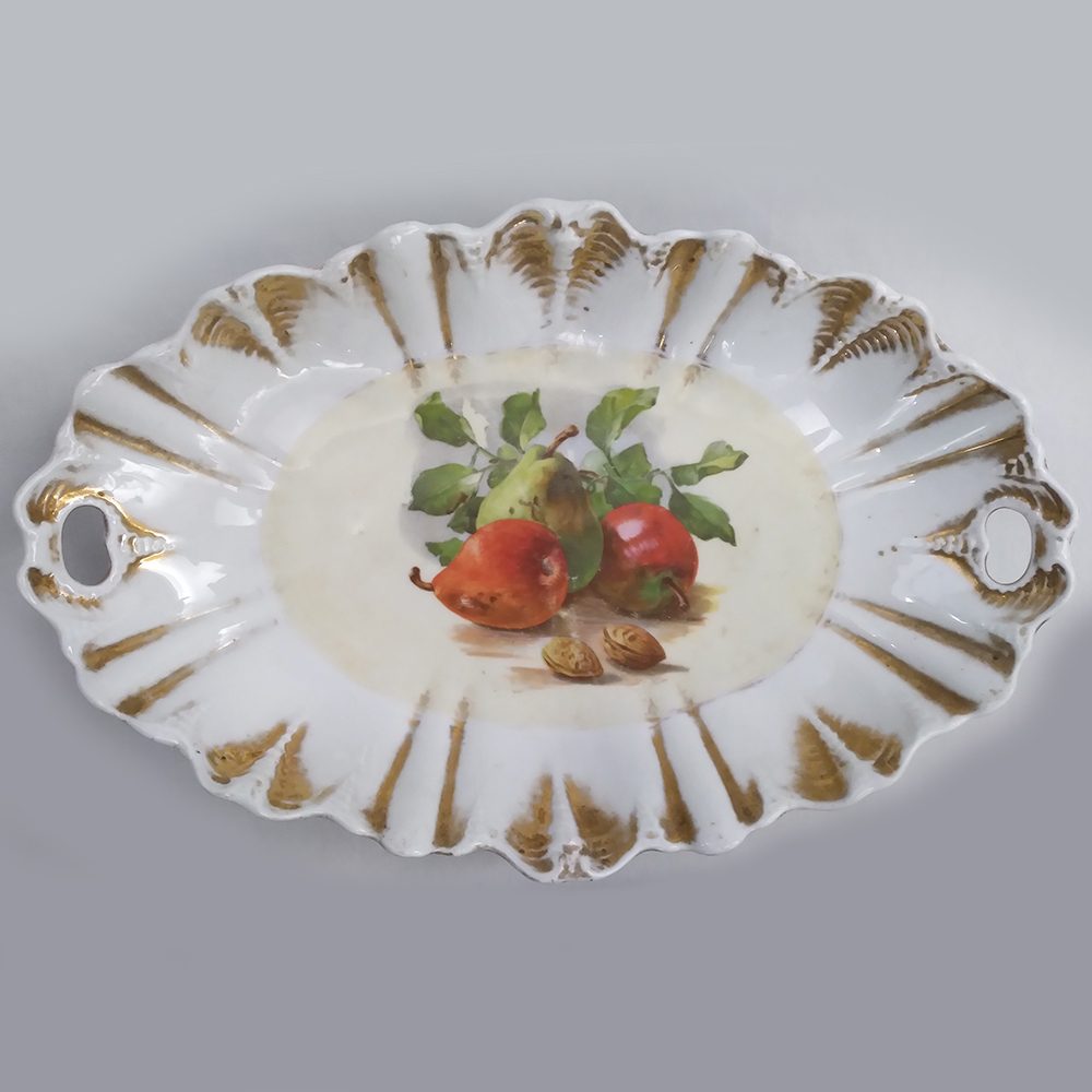 LO 231 – Cesta, fruteira ou centro de mesa antigo em porcelana decorada com frutas e borda dourada