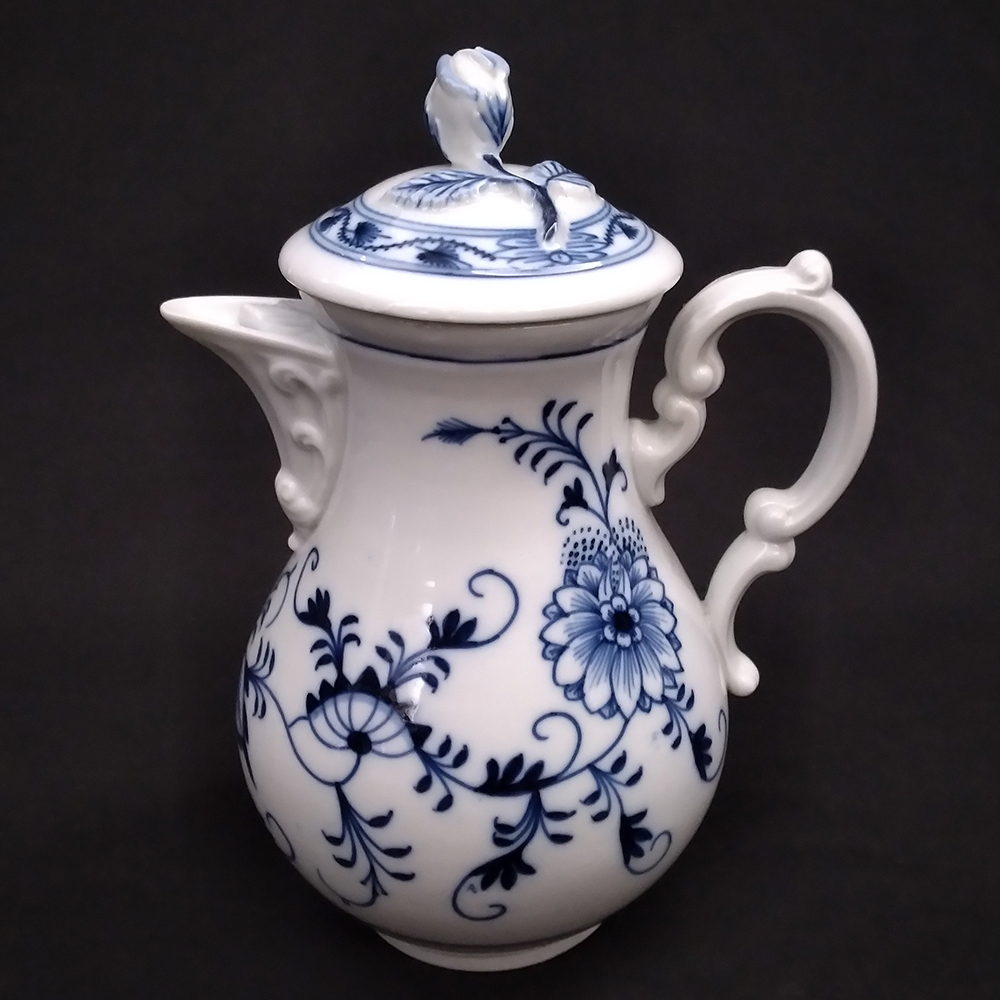 Antigo Jogo De Chá De Porcelana Azul Britânico. Foto de Stock