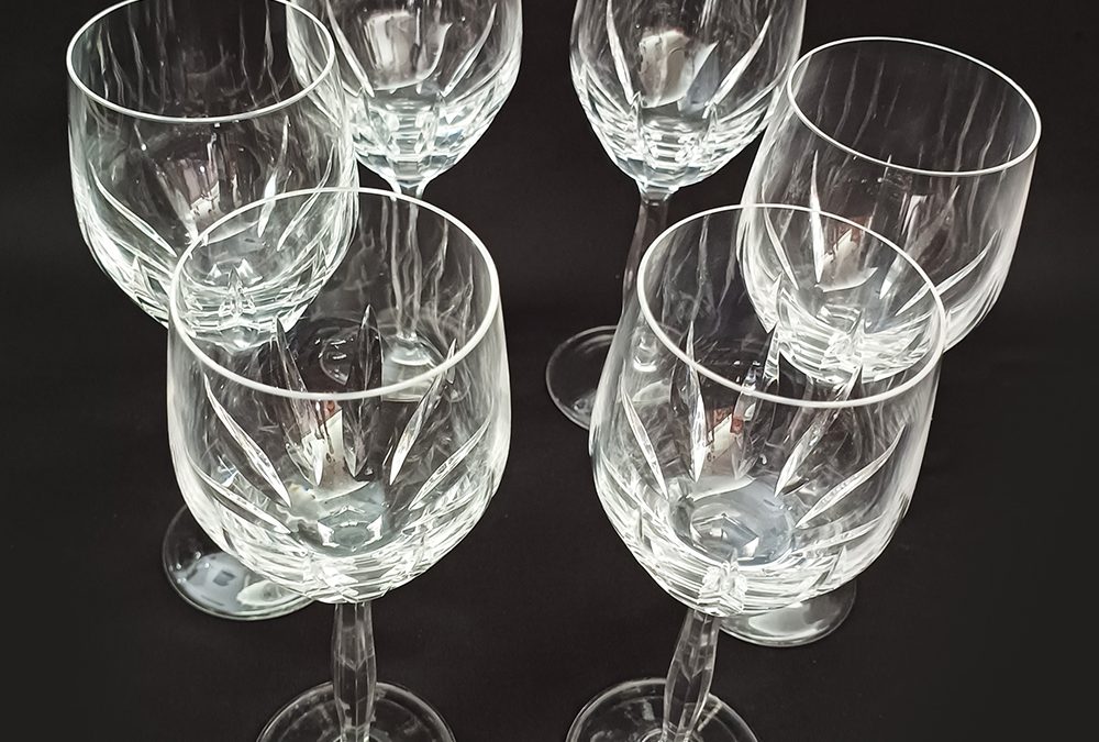 CR 120 – Jogo com 6 taças para água ou vinho tinto em cristal Strauss lapidado à mão