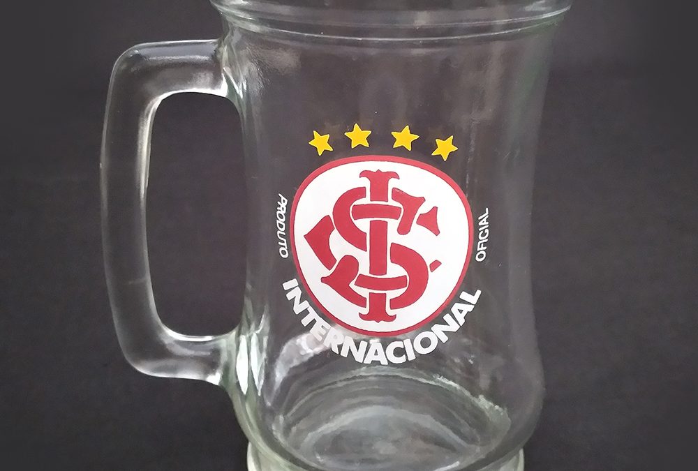 CR 291 – Caneca em vidro anos 90 de futebol Sport Club Internacional de Porto Alegre