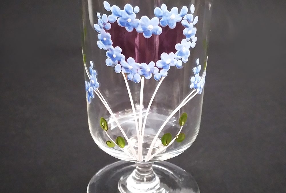 CR 54 – Copo Decorativo antigo Com Motivo Floral Azul Vidro da Boêmia