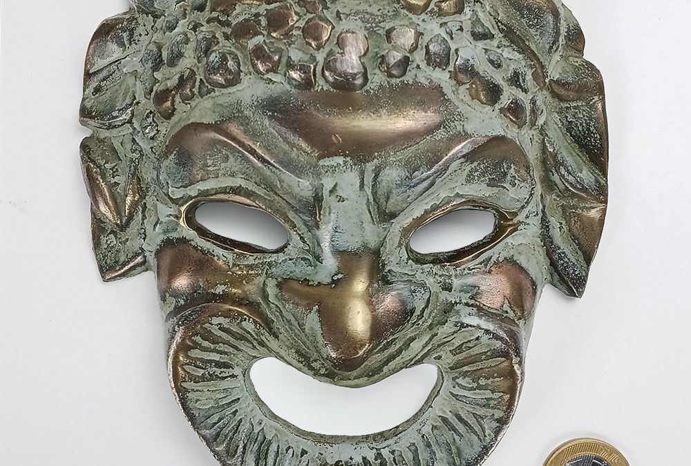 DI 03 – Máscara ou escultura de parede em bronze: rosto do deus Baco ou Dionísio
