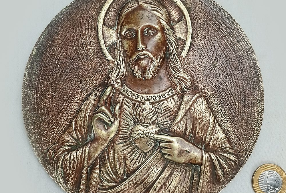 DI 07 – Placa de parede antiga em bronze com Sagrado Coração de Jesus em relevo