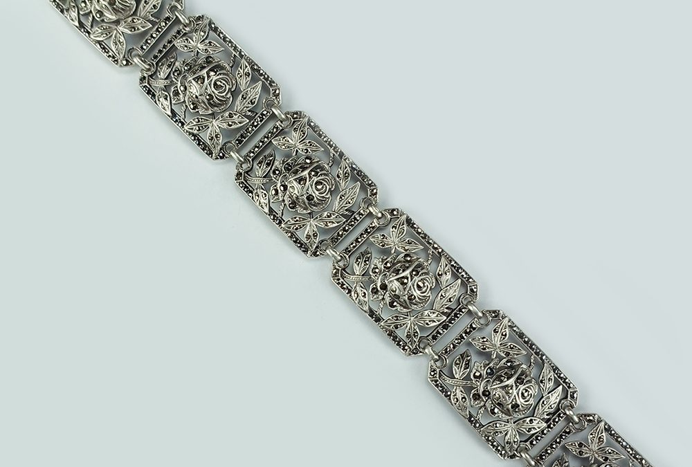 DI 07 – Pulseira antiga em prata de lei 935 ricamente decorada com rosas e marcassitas