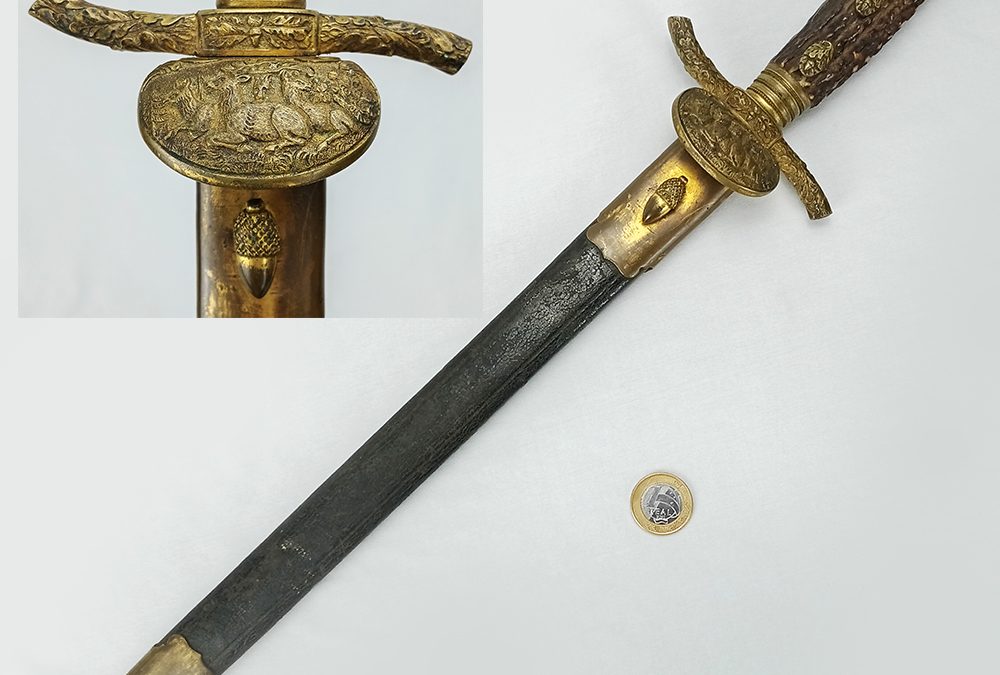 DI 104 – Faca alemã antiga Weyersberg Kirschbaum & Company ricamente decorada e com lâmina de aço carbono