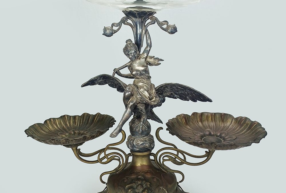 DI 13 – Grande centro de mesa antigo Art Nouveau alemão WMF em metal e cristal com dama e águia