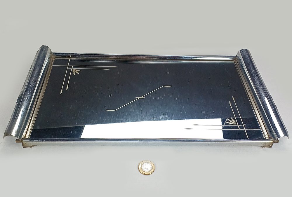 DI 165 – Bandeja Vintage anos 70 em metal cromado com espelho lapidado