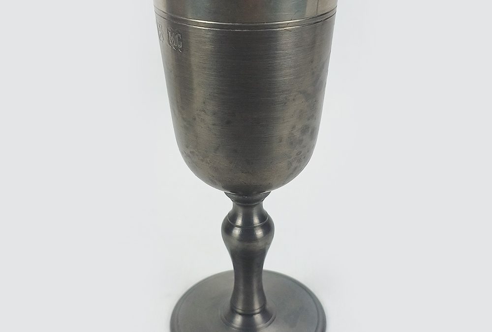 DI 30 – Taça ou cálice antigo grande em estanho para água ou vinho