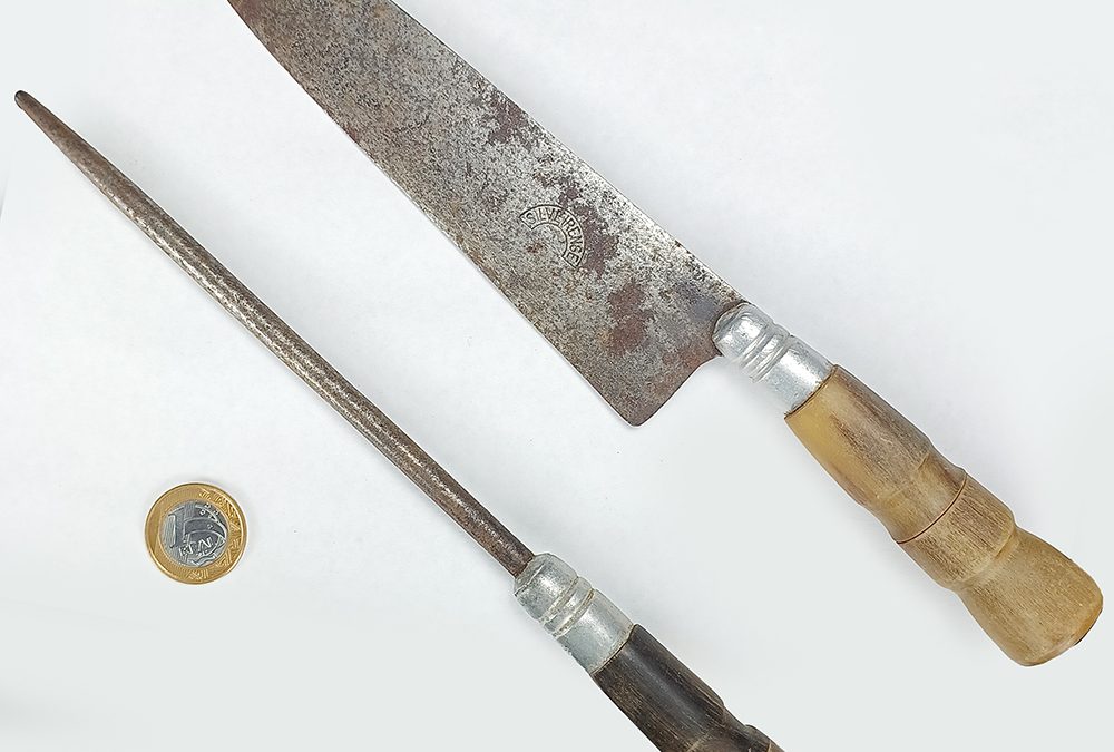 DI 49 – Faca antiga marca Silveirense lâmina em aço carbono com chaira
