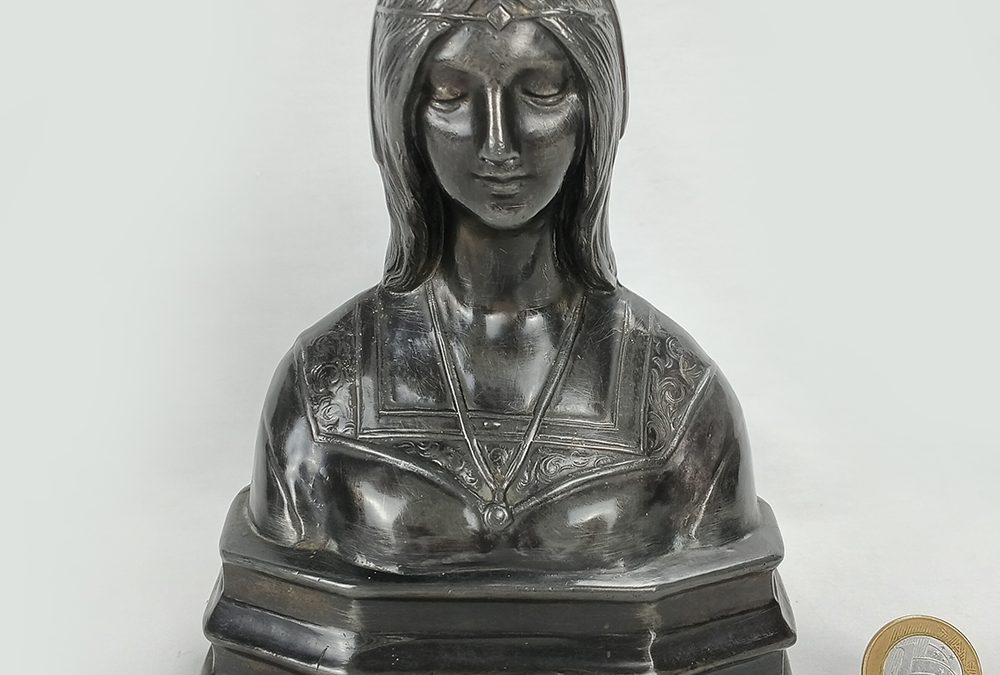 ES 09 – Busto antigo de Beatrice Portinari, personagem da Divina Comédia do escritor Dante Alighieri