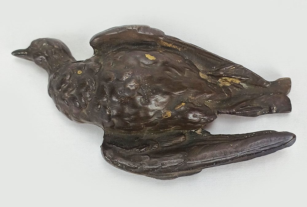 ES 22 – Escultura antiga de caça e peso de papel em bronze representando pássaro