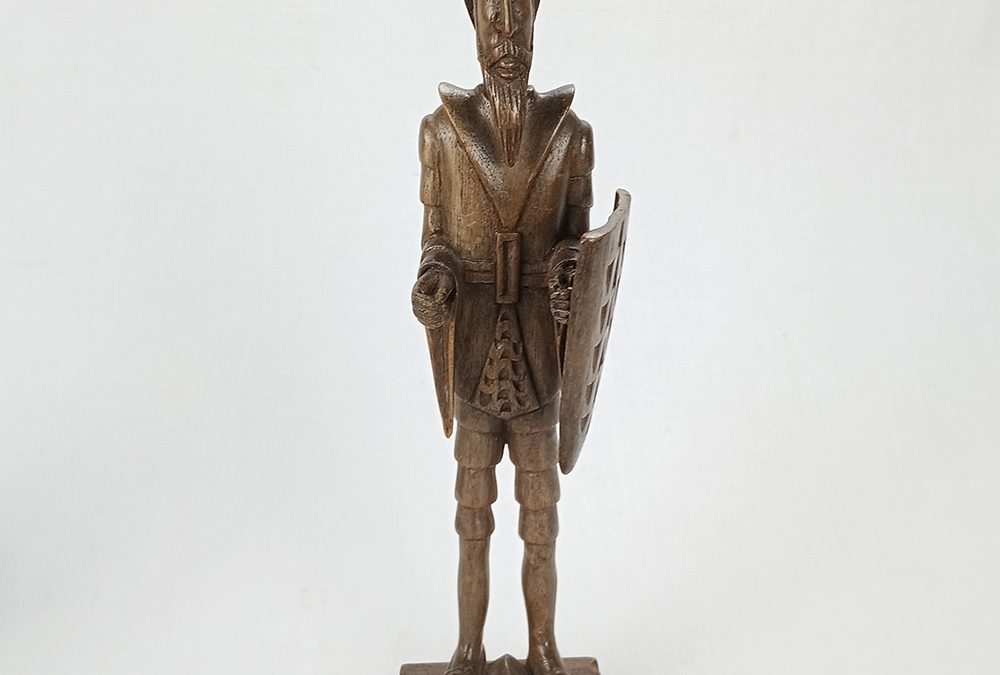 ES 33 – Dom Quixote escultura vintage em madeira