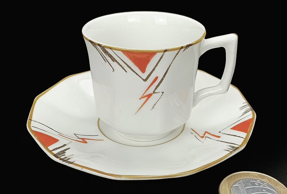 LO 117 – Xícara de cafezinho antiga Johnson Bros inglesa Art Déco laranja e dourada