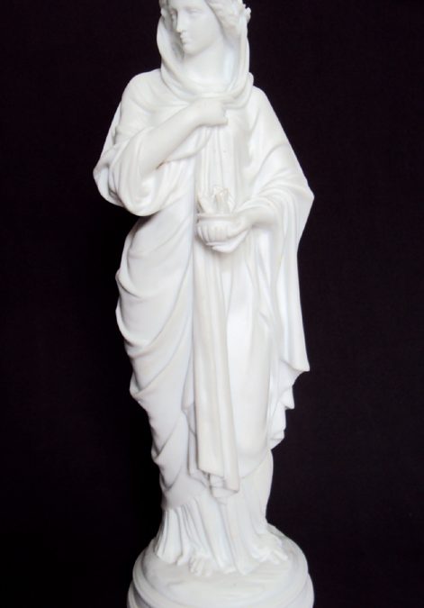 LO 174 – Escultura antiga em biscuit da deusa grega Héstia ou Vesta rica em detalhes