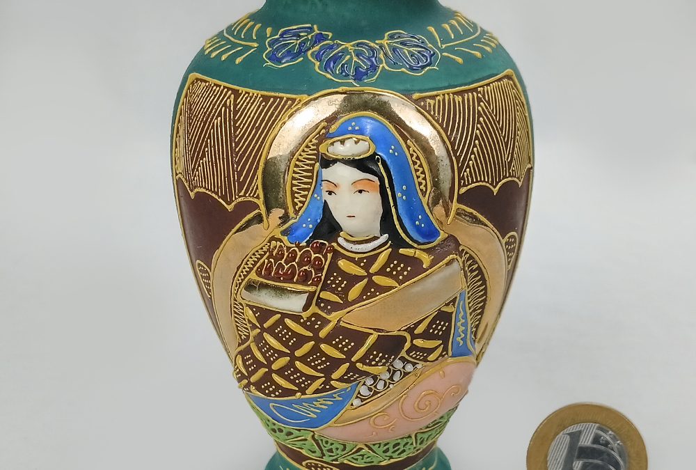 LO 207 – Vaso Pequeno Satzuma verde/marrom/ouro