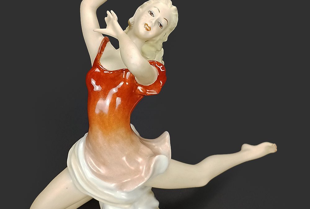 LO 24 – Escultura antiga ou bibelô Rebis de bailarina ou dançarina em porcelana