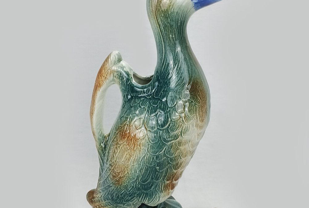 LO 24 – Jarra antiga em forma de pato ou marreco em louça Mauá colorida e pintada à mão