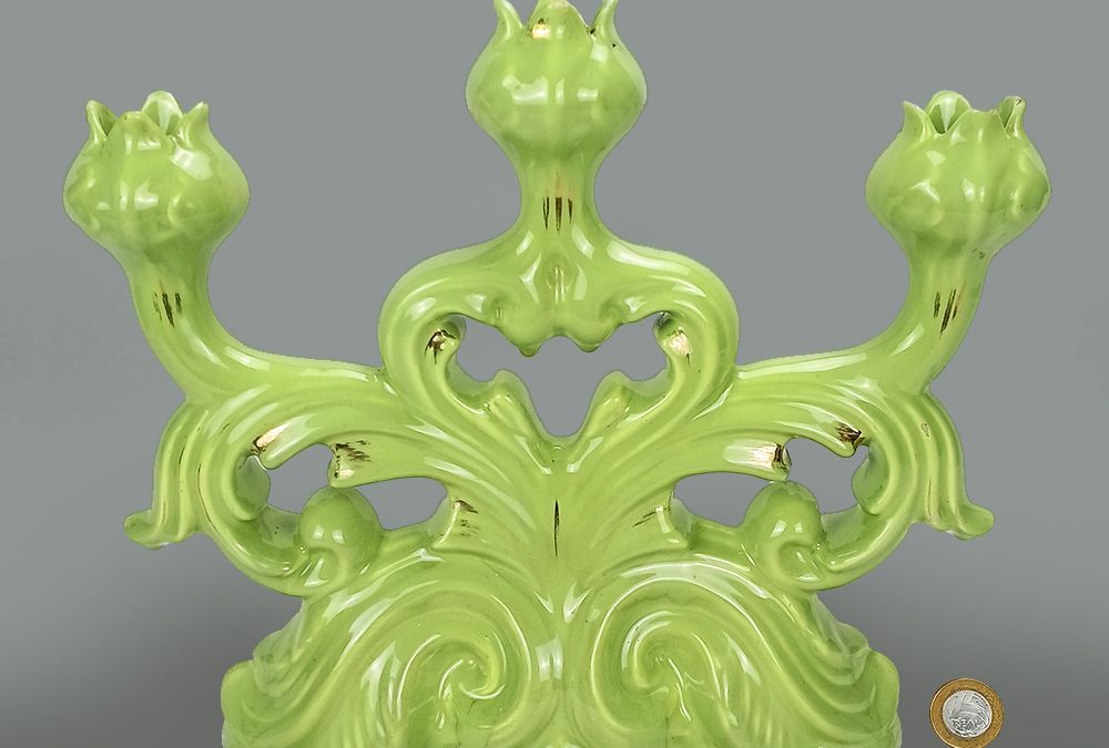 LO 44 – Candelabro em louça verde