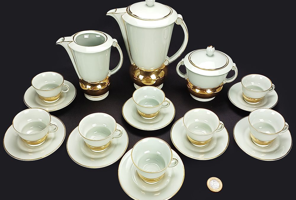 LO 72 – Jogo de cafezinho antigo para 8 pessoas em porcelana tcheca Pirkenhammer estilo Art Déco decorado com ouro